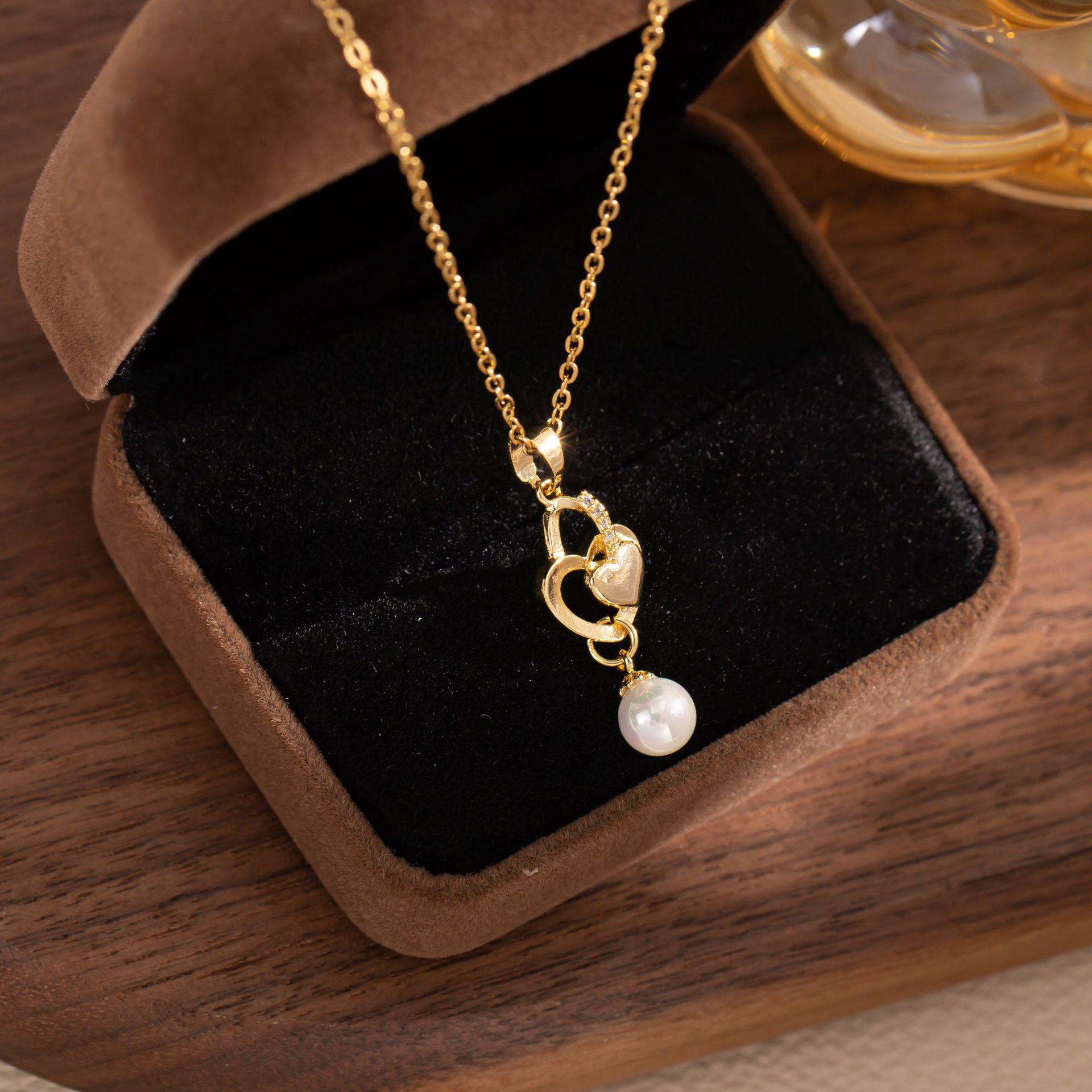 High-End Retro Heart Necklace: Women s Luxury Bow Pendant Clavicle Chain