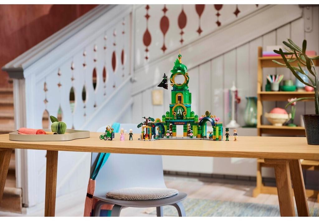 LEGO конструктор Дом Wicked – Добро пожаловать в Изумрудный город (75684)