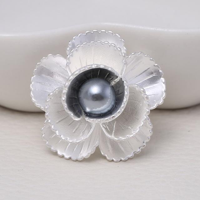 Новая корейская маленькая брошь с несколькими лепестками и жемчугом, булавка, брошь в виде цветка, украшение одежды, модная изысканная ювелирная брошь в подарок