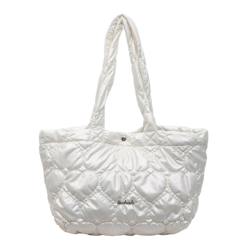 Slack Schultertasche mit großem Fassungsvermögen, neue Wolkentasche, Puff-Tragetasche, süße und niedliche Damentasche.