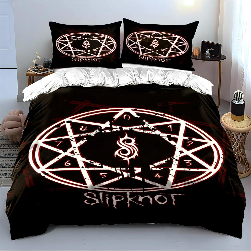 סט מצעים שחור עם לוגו Slipknot סט מצעים (1 ציפה לשמיכה, 2 ציפיות לכריות, שמיכה אינה כלולה)