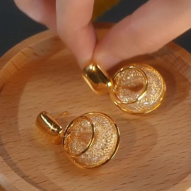 

Elegant Crystal Gold Wire Mesh Hoop Earrings for Women золотой