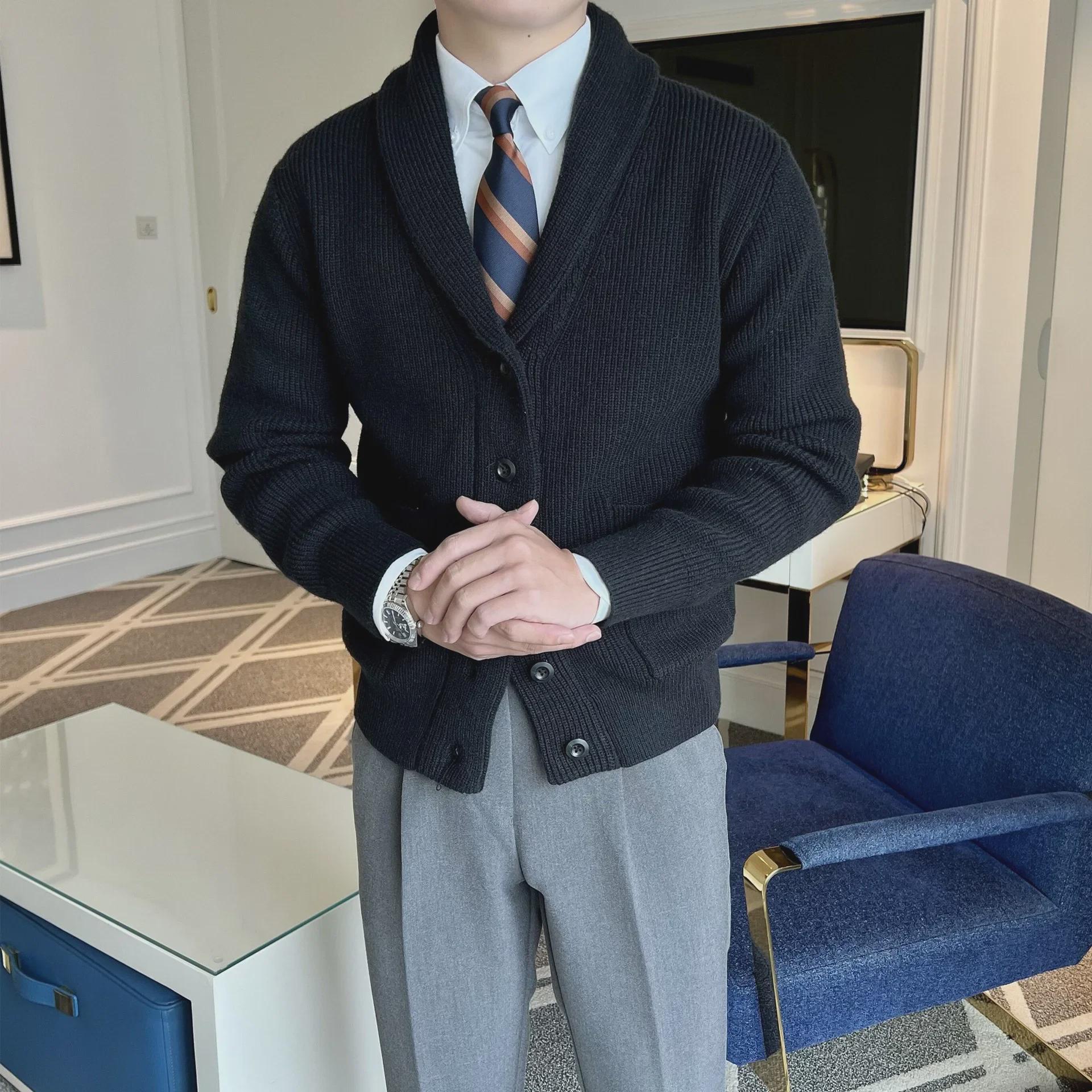 

Чоловічий осінньо-зимовий кардиган светр тонкої в язки з V-подібним вирізом у британському ретро стилі M