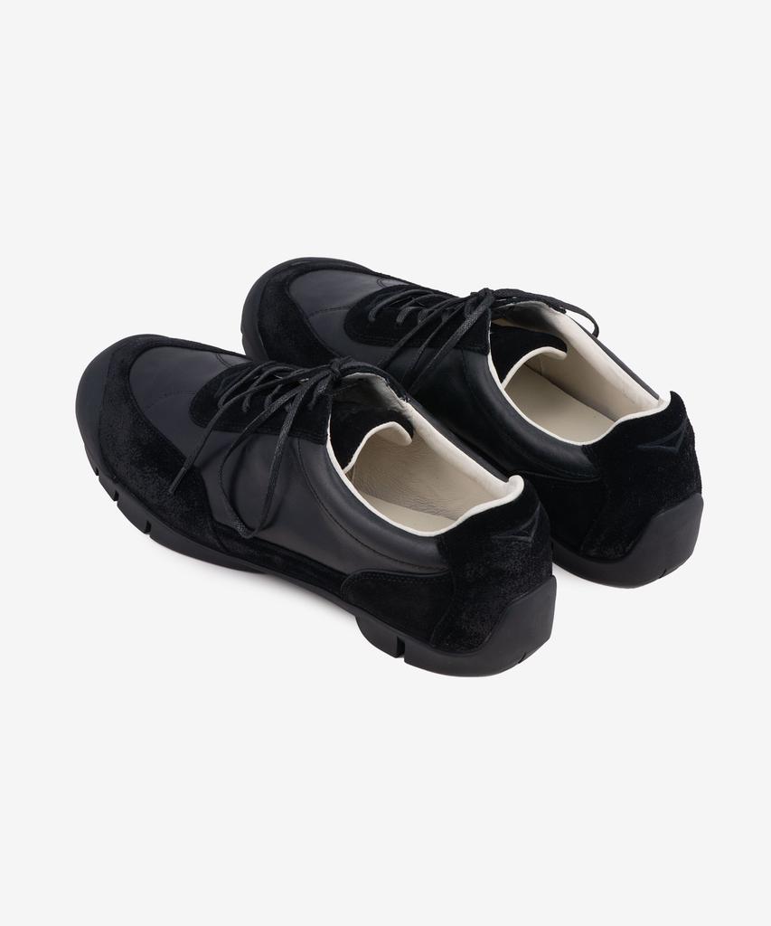 Vatoz Vinker_Black