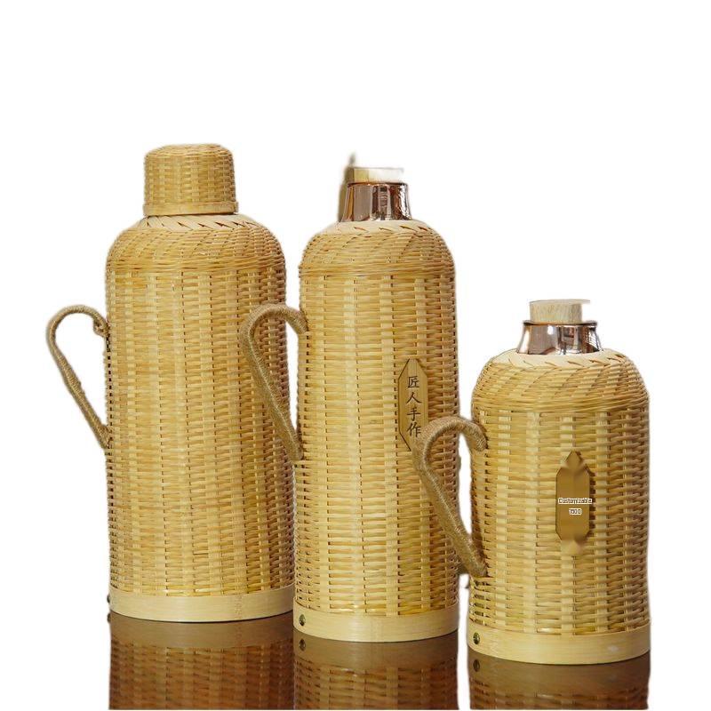 Retro Bamboo Woven Thermos: Nostalgic Glass Liner Insulated Kettle