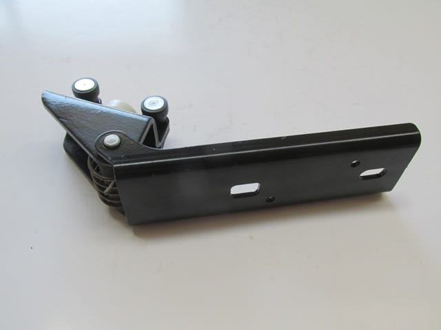 

For Opel Vivaro 2004-2008 right sliding door center guide connection Oem 7700312372