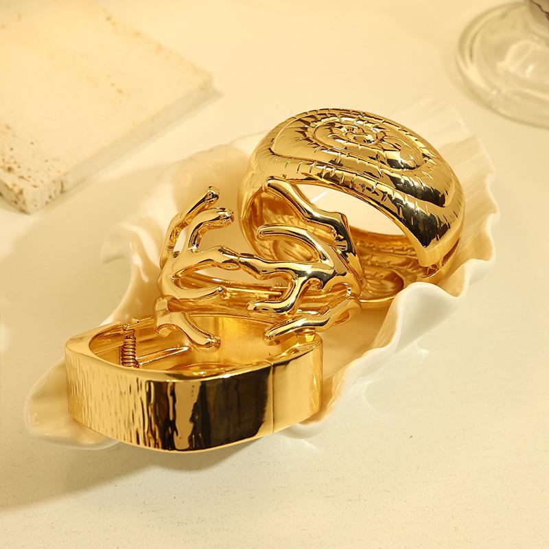 Exaggerated Design Women's Luxury Alloy Bangle with Open End