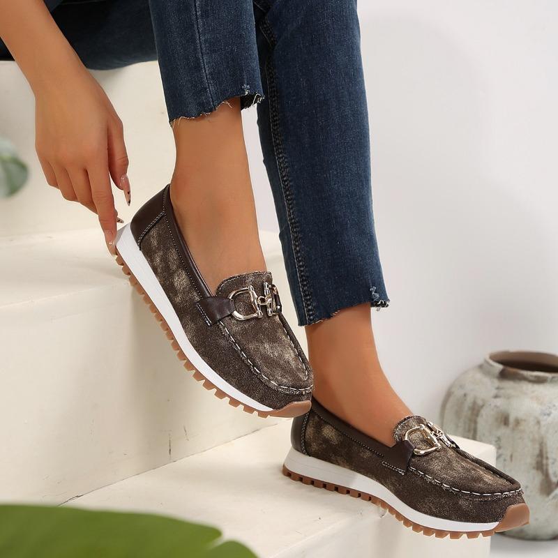 Flat bottom round head single shoes women's spring new European and American foreign trade large size chain belt buckle foot women's shoes wholesale