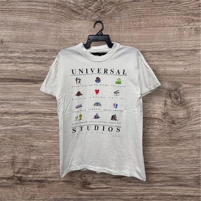 Vintage 90’s Universal Studios / Movie Tee / Film Posters / Movie Prints / Movie Box / Menswear / Graphic Tee / Size M