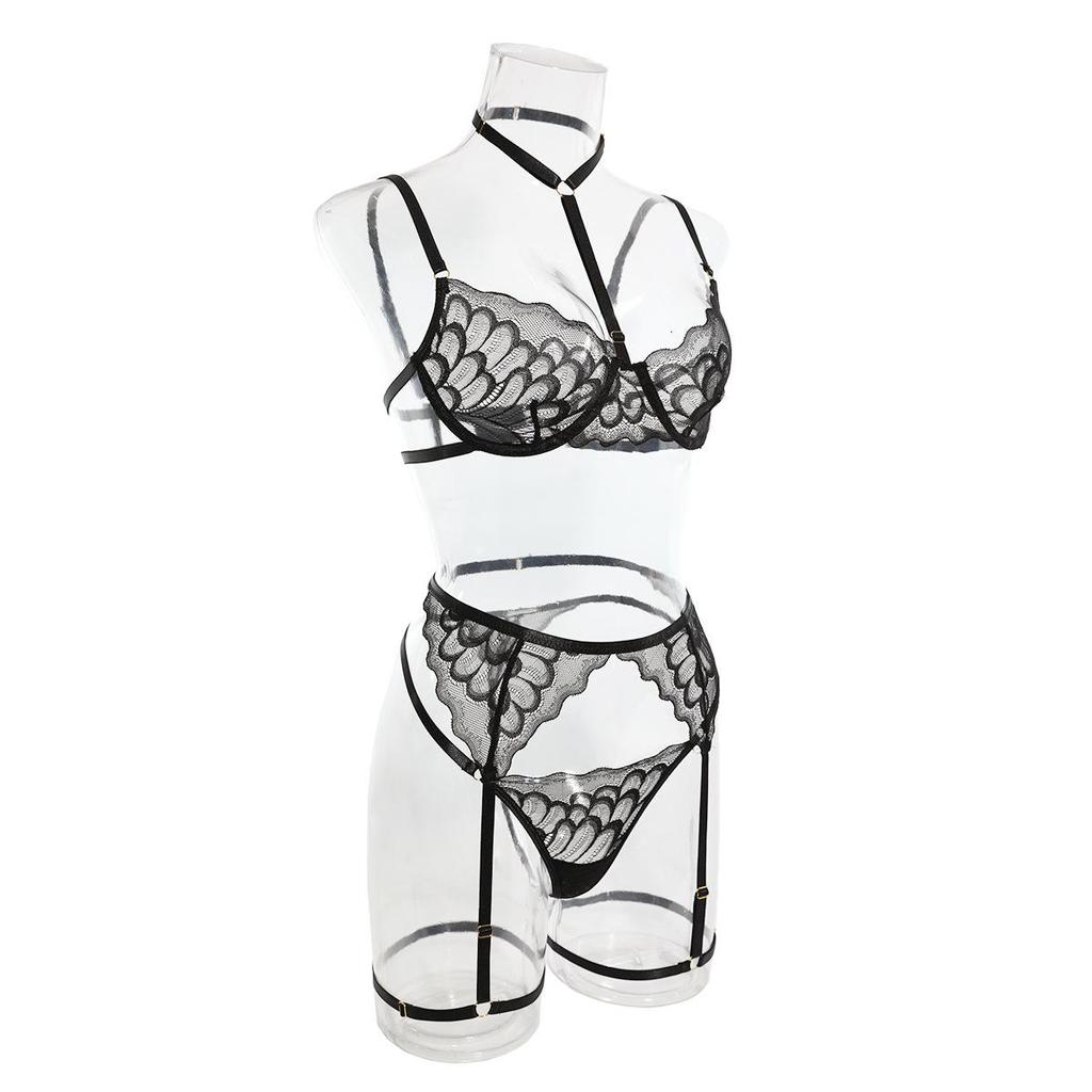 Hot-Selling Lingerie: Sexy Lace Trim Halter Three-Piece Set