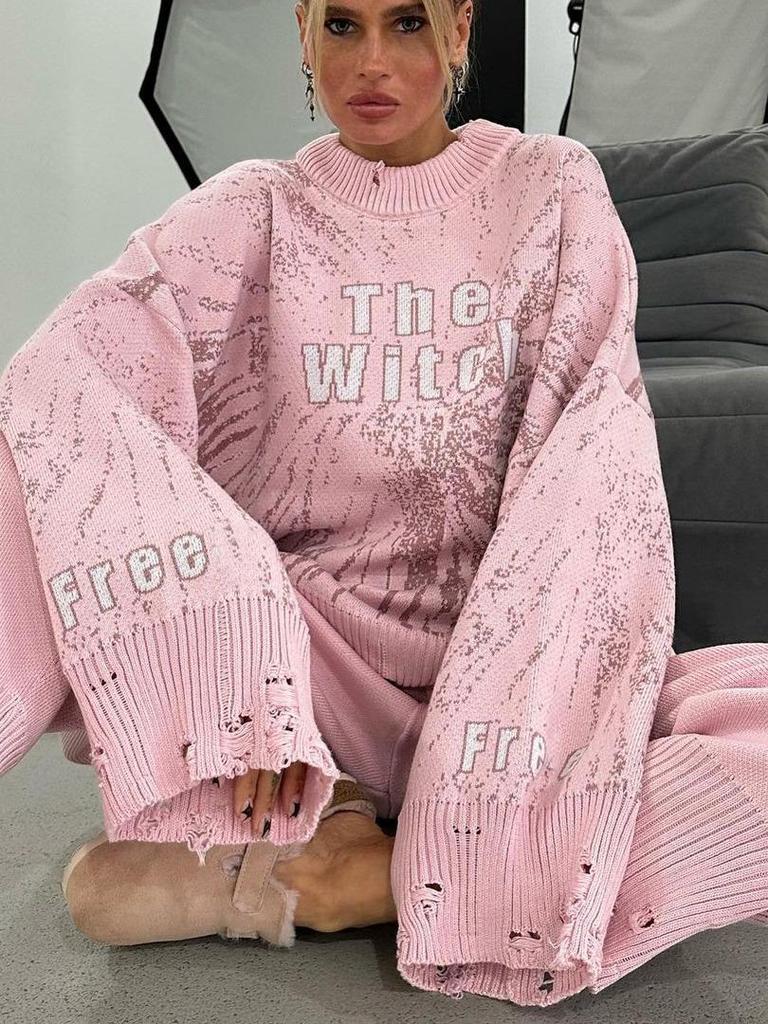 Autumn/Winter Contrast Knit Suit: Letter Print Sweater & Ripped Nine-Point Pants