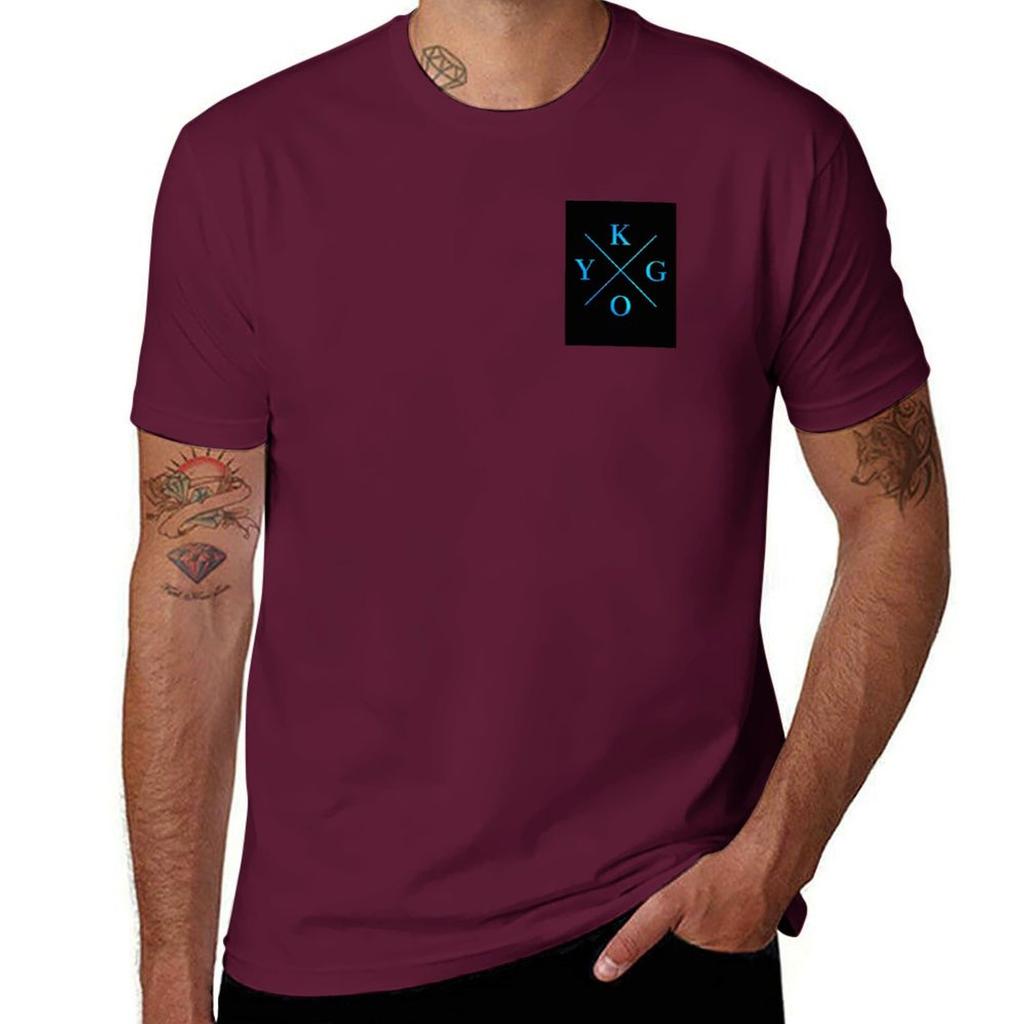 T-shirt basic con logo Kygo, tinta unita, roba anime, magliette da uomo Fruit of the Loom