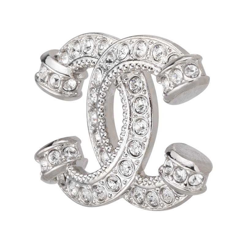 Chanel [Wiosna i Lato 23] Metalowe Kolczyki z Podwójnym Logo C Inkrustowane Diamentami Srebrne Damskie