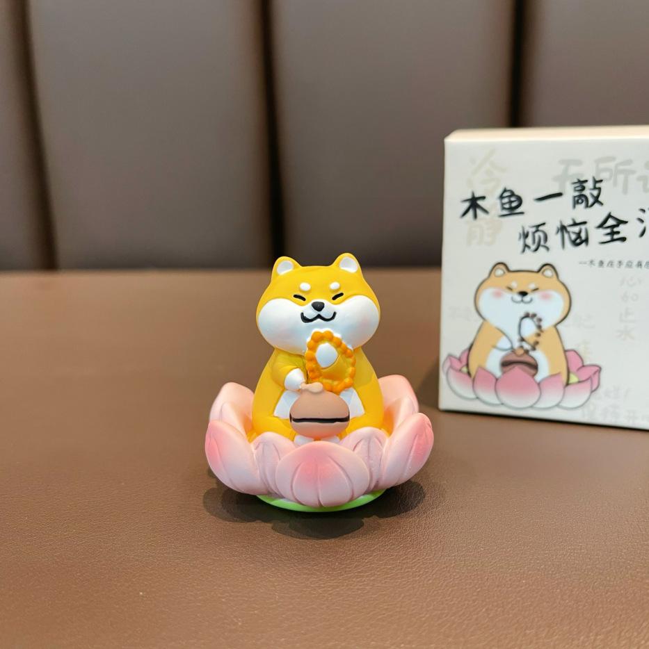 Cartoon Exquisite Resin Handicraft Desktop Small Ornament, Original Buddhist Good Luck Lotus Lotus Pig Cute Handmade Figurines