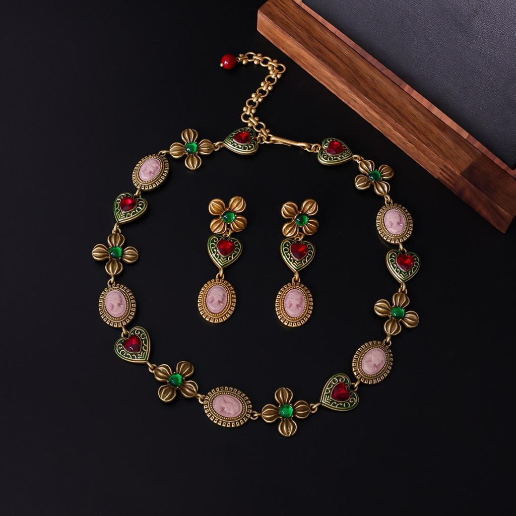 Medieval Flower Old Necklace Personalized Retro Jewelry Set Vintage Court Love Portrait Versatile Earrings