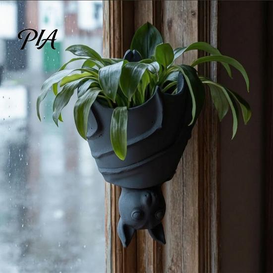 Sturdy Lightweight Planter Bat Resin Plant Pot Hanger, Gothic Hanging Flower for Garden Whimsical Porch Decor Decoration, 3D Printed Weatherproof