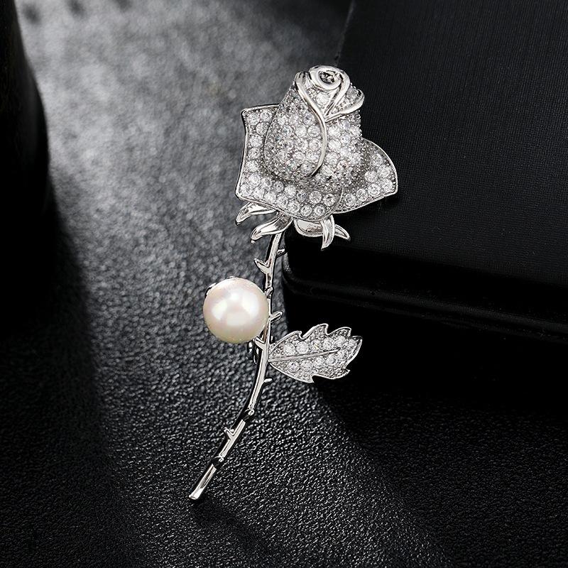 High-end crystal temperament brooch female swan snowflake luxury atmospheric brooch sweater pin suit trendy accessories