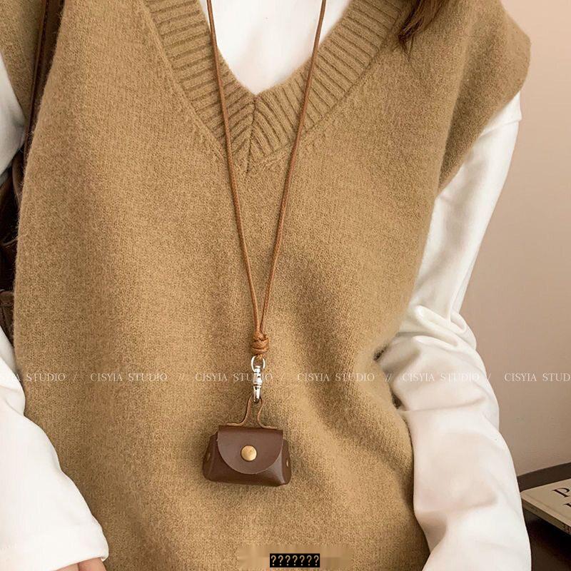 Korean Pearl Necklace: High-End Silver Clavicle Chain with Niche Design, Perfect for Light Luxury and Sweater Pendants.