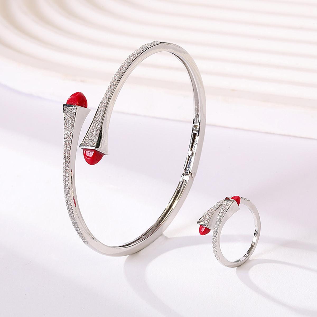 

2025 Новый Милый Женский Модный Набор Браслет и Кольцо Камень конфетного цвета Простой Открытый Браслет-манжета Кольцо Арабский Ближневосточный Набор с цирконами красный