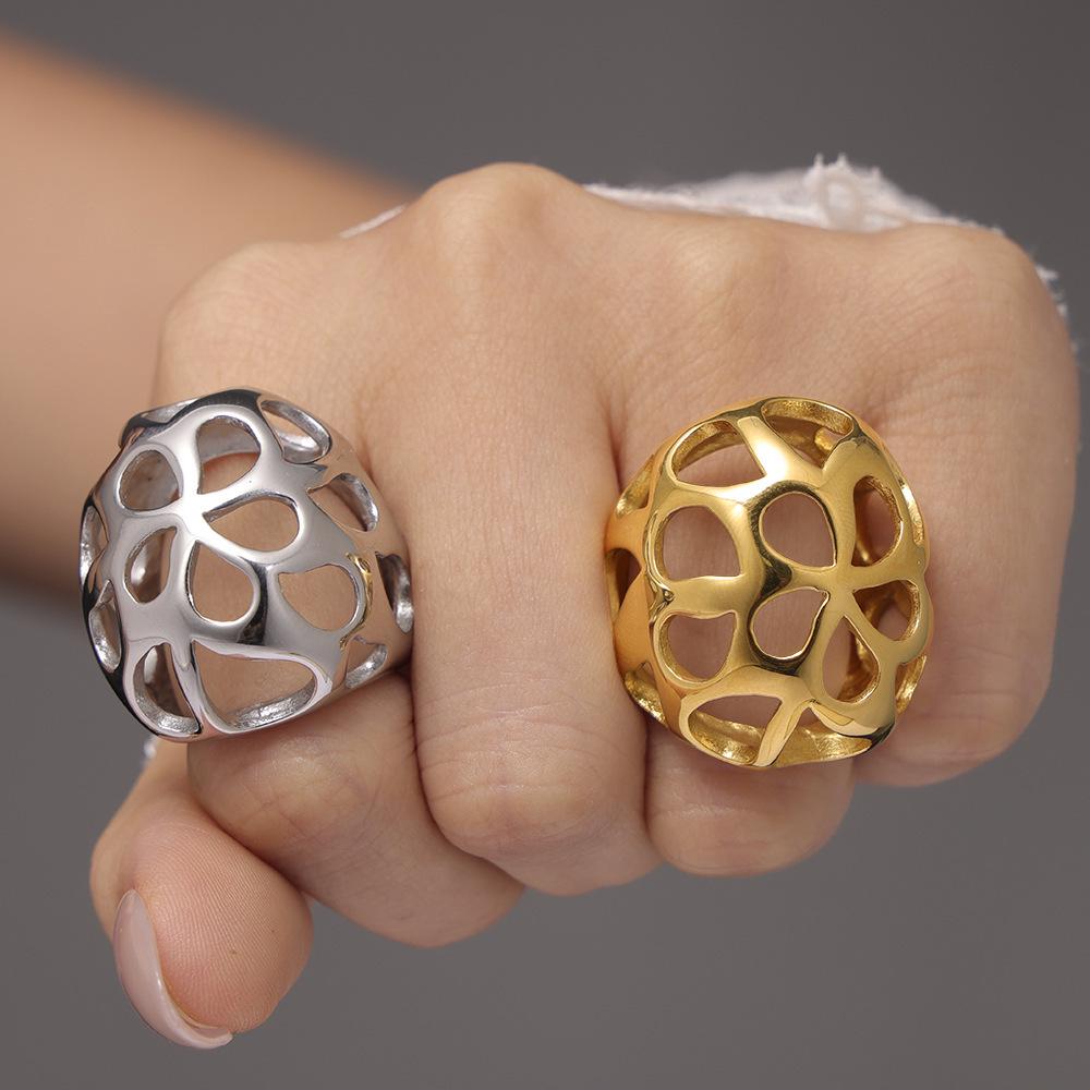 Qiong Yao 18K Gold-Plated Stainless Steel Hollow Statement Ring with Smooth Surface