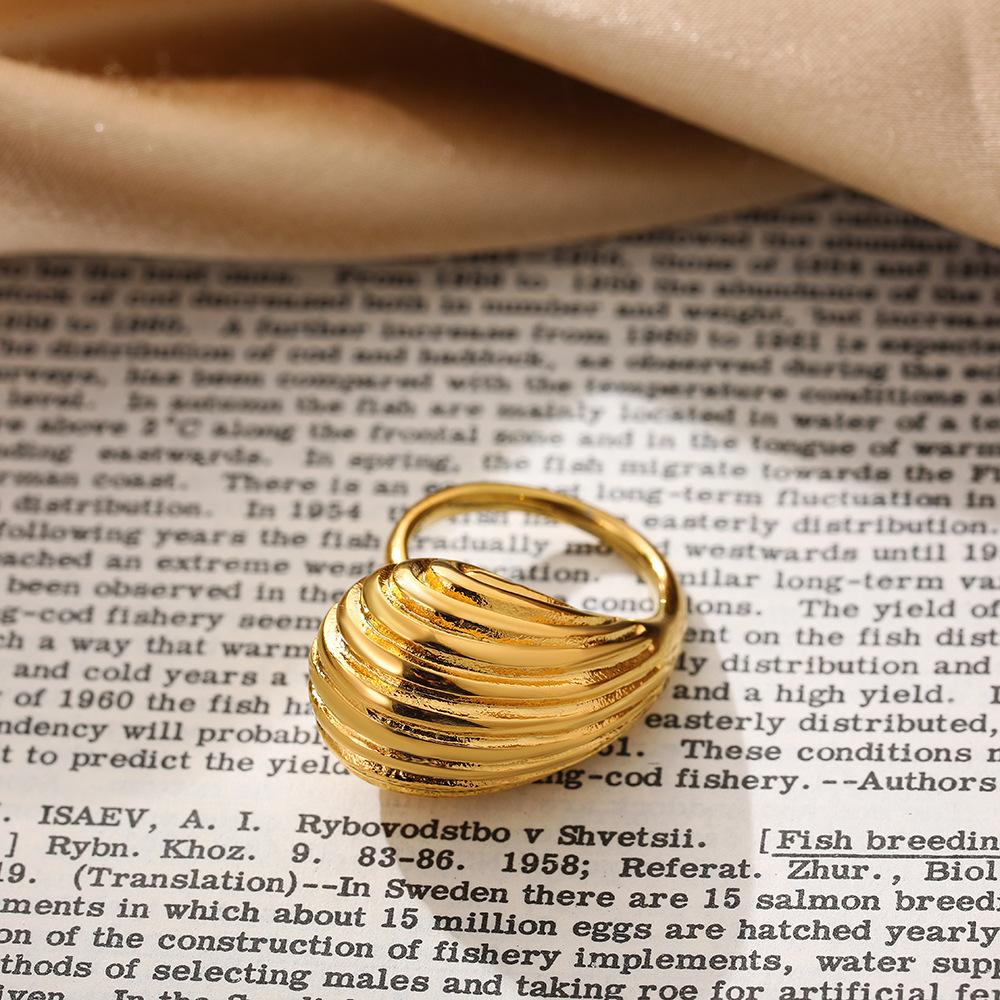 18K exaggerated ring, water drop knot, open ring, knotted irregular geometric decorative ring, index finger ring.
