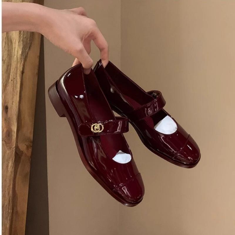 Französischer College-Stil klassisch vielseitig runder Kopf leichte Öffnung ein Wort mit dickem Absatz Mary Jane Einzelschuhe Damen kleine Lederschuhe Damen s