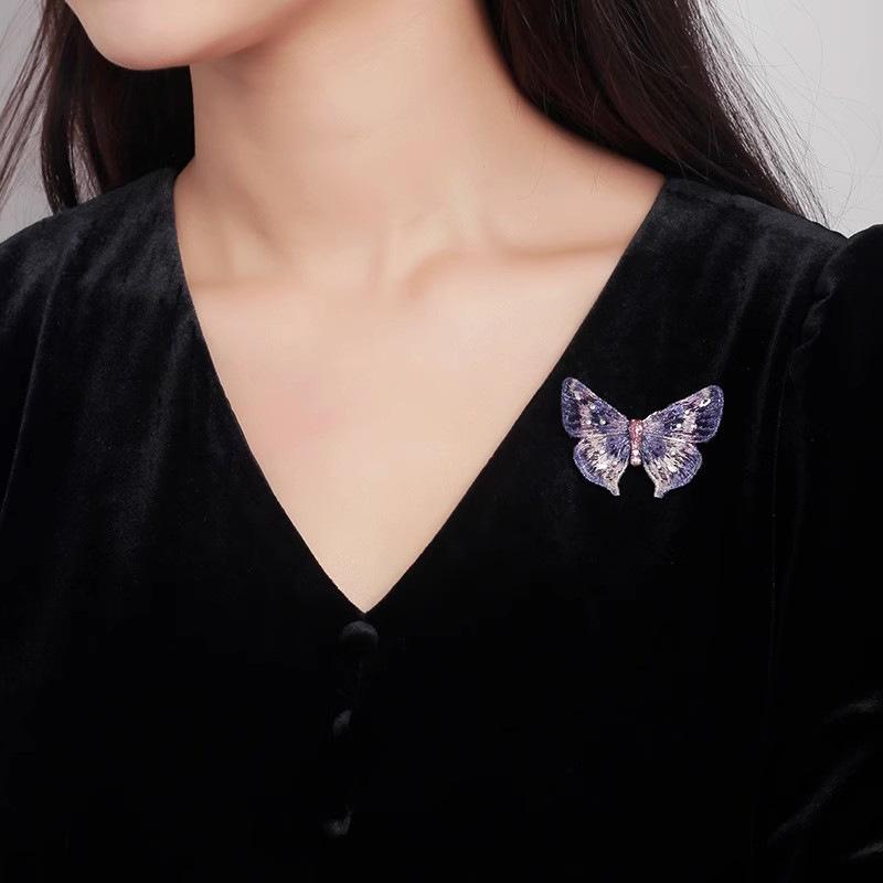 Exquisite Retro Bestickte Schmetterlingsbrosche, Damenmode Bestickte Schmetterlingsbrosche, Nischendesign-Brosche