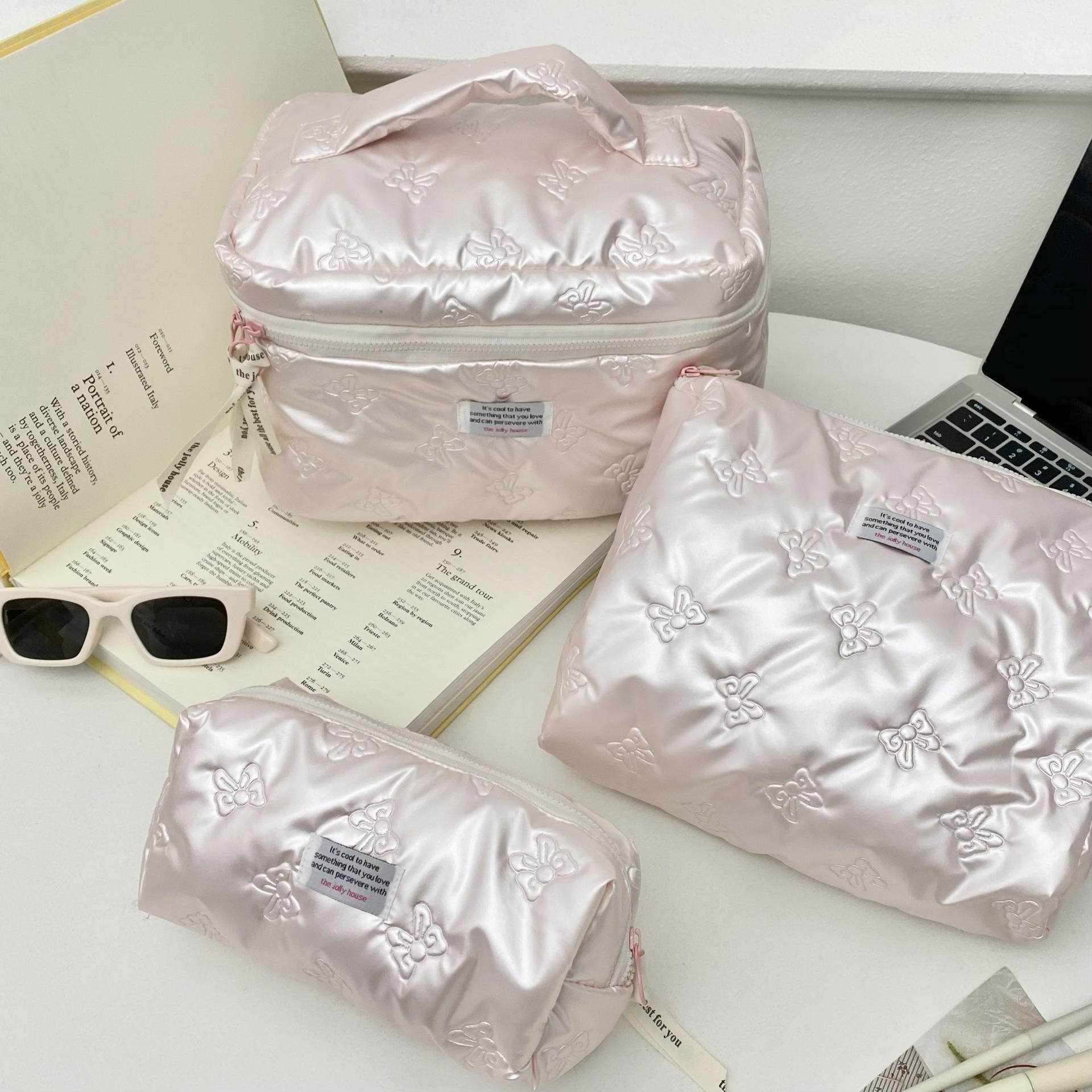 

Elegant Women s Large Capacity Bow Makeup and Toiletries Bag Small