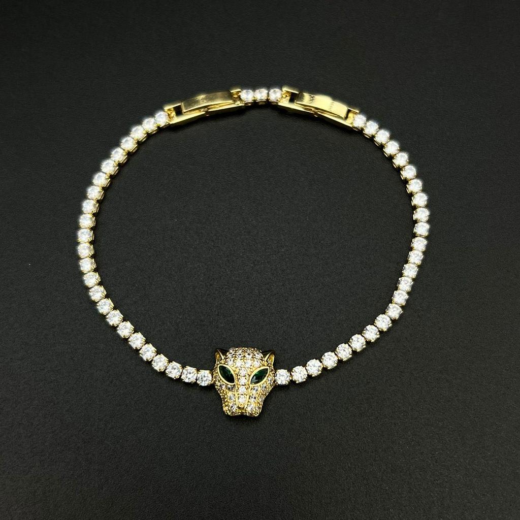 Luxuriöses Damenarmband mit Schmetterlings-Zirkonia und Leopardenkopf - Funkelnder High-End-Stil