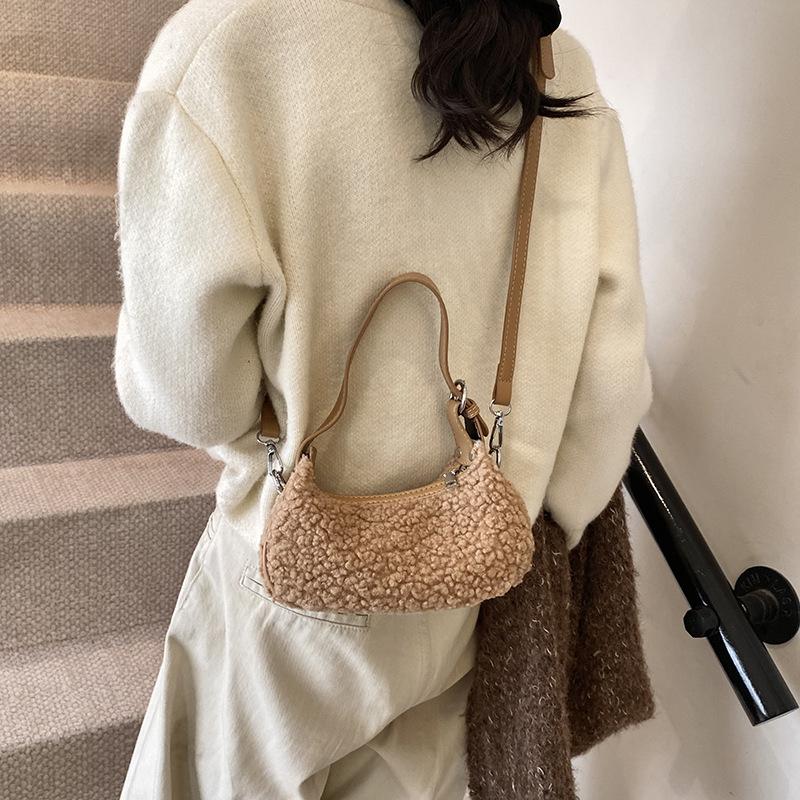 New underarm bag niche design women's bag lamb wool bag casual versatile women's shoulder messenger bag