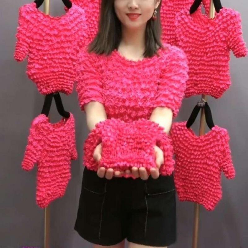 Plissiertes Ananas-Hemd von Miyake: Zerknittertes Blasendesign, magische kurze Ärmel, einfarbig, lockere Passform, Einheitsgröße, dreidimensional.