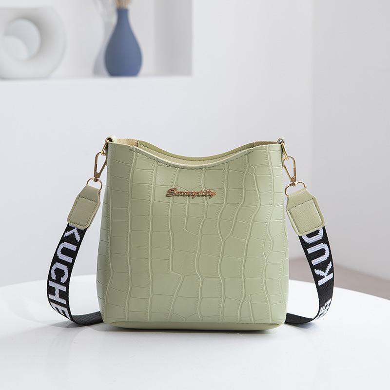 New fashion crocodile pattern messenger bag printed webbing strap shoulder strap bucket bag large capacity women's bag