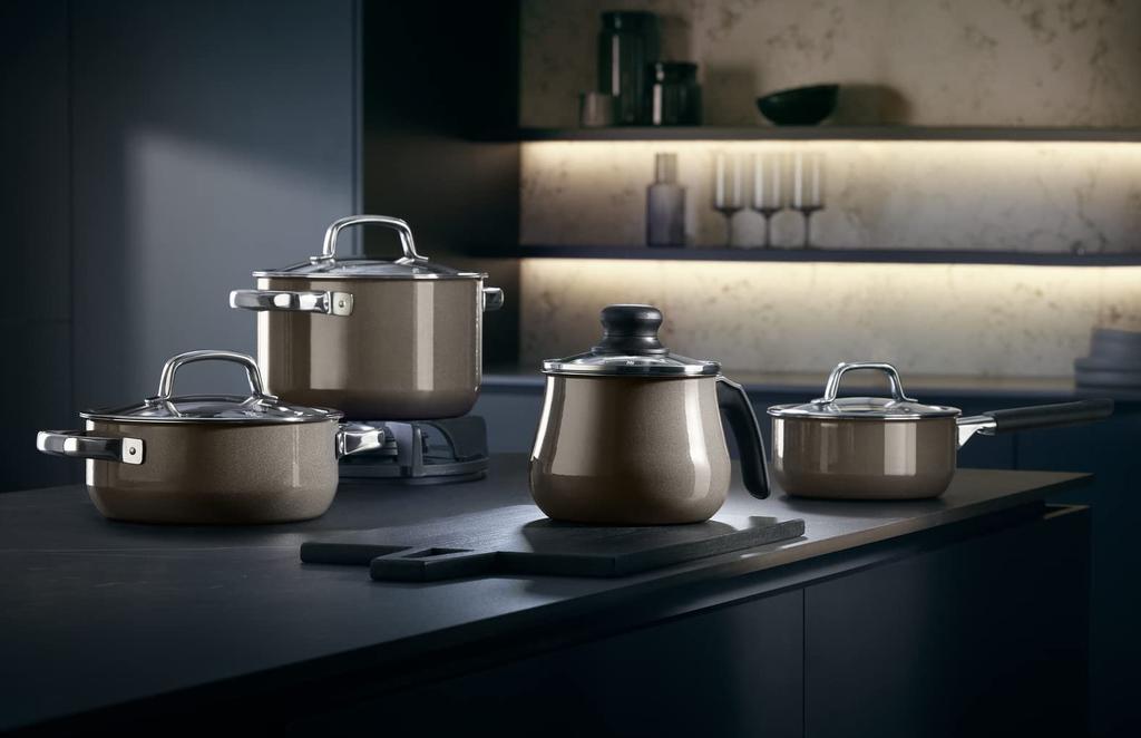 Кастрюля WMF Fusion Tech High 20 см DR IH, совместимая с газовым огнем, безводная, W0514375290 (Темная латунь)