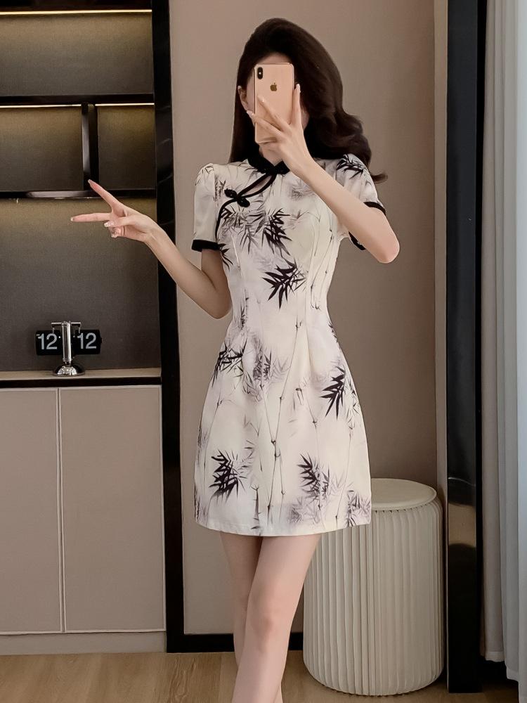 New Summer Chinese-Style Cheongsam with Frog Buttons and Ink Painting Design - Slim Fit Short Dress