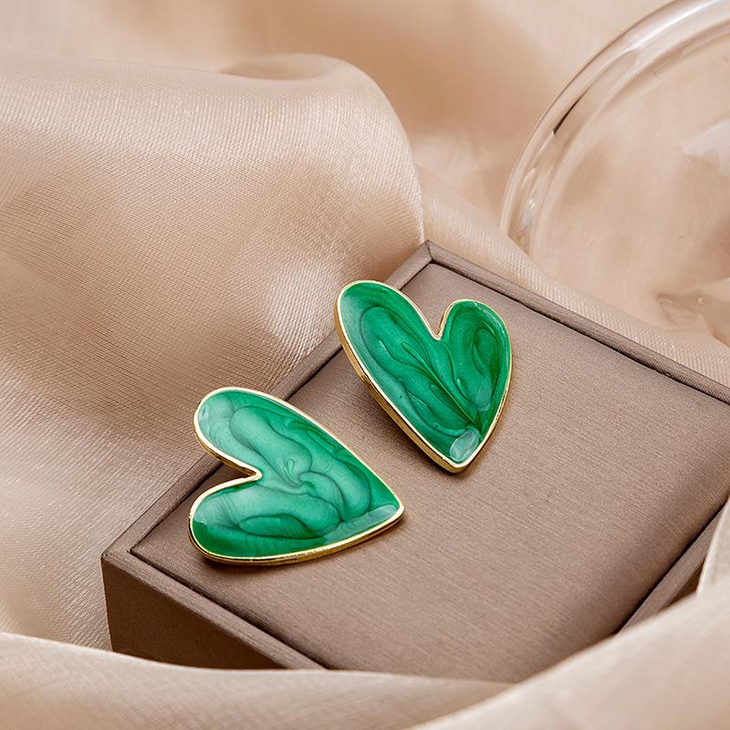 Silver Needle Heart Earrings: European & American Design, Cold Style, Exaggerated Fashion, Irregular Heart, Women’s Ear Jewelry