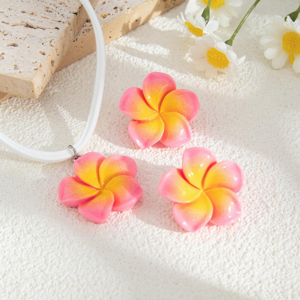 Sweet Wind Gradual Change Color Flower Pendant Necklace, Dopamine Three-Dimensional Flannel Collarbone Chain