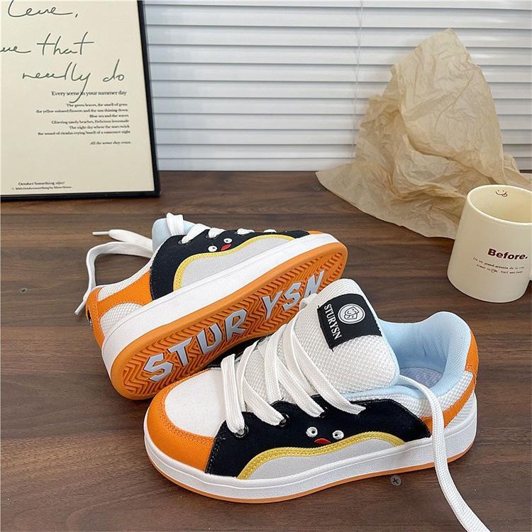 Originale vielseitige Sport- und Freizeitschuhe im Hongkong-Stil 2025 Frühling neue Nischen-Farbkombination Plateau-Brot-Schuhe ins Tide