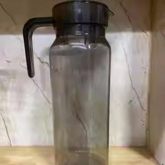 Acrylic High-Temperature Resistant Pitcher - Large Capacity Cold Water and Juice Jug for Home, Restaurant, or Bar