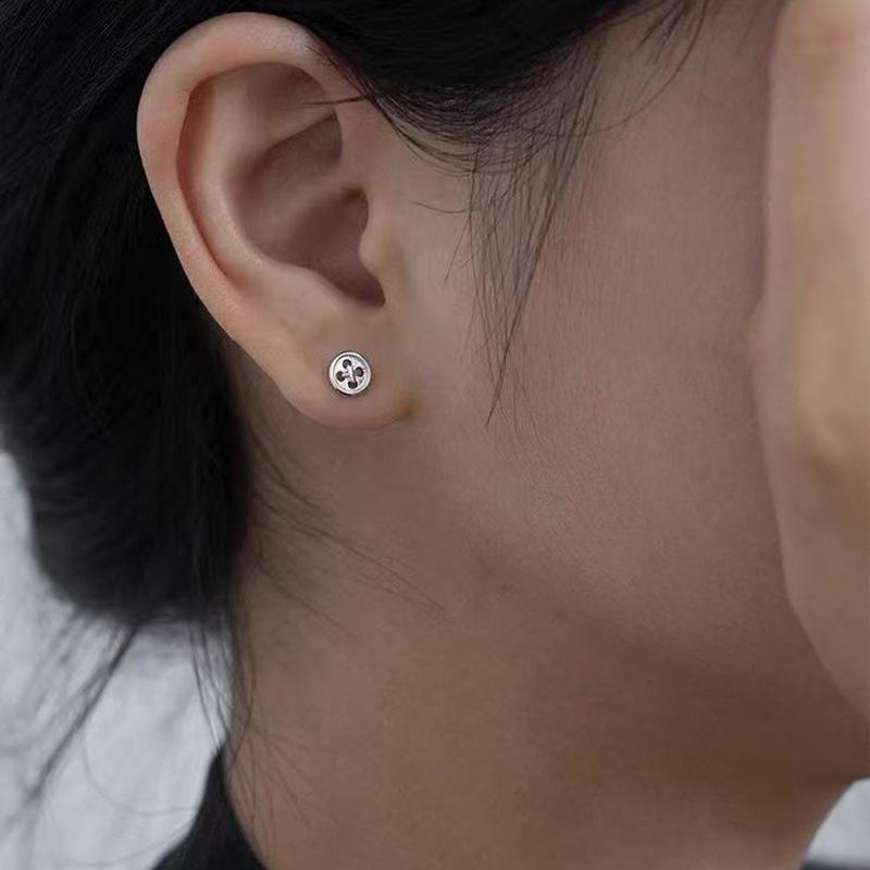 Raising Ear Holes, Small Stud Earrings for Women, Simple, Sweet, Small and Fresh Earrings, Niche Design, Versatile Earrings