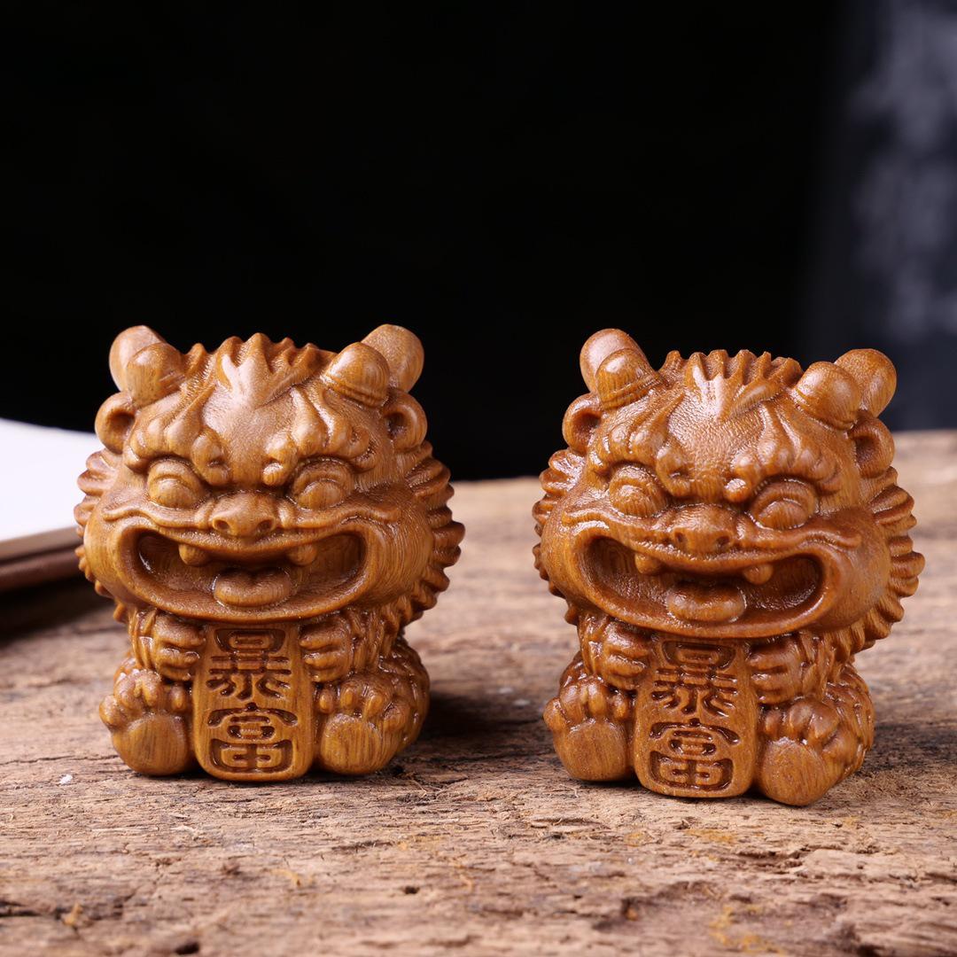 Green Sandalwood Dragon Year Zodiac Tea Pet Ornament Ornament Piece