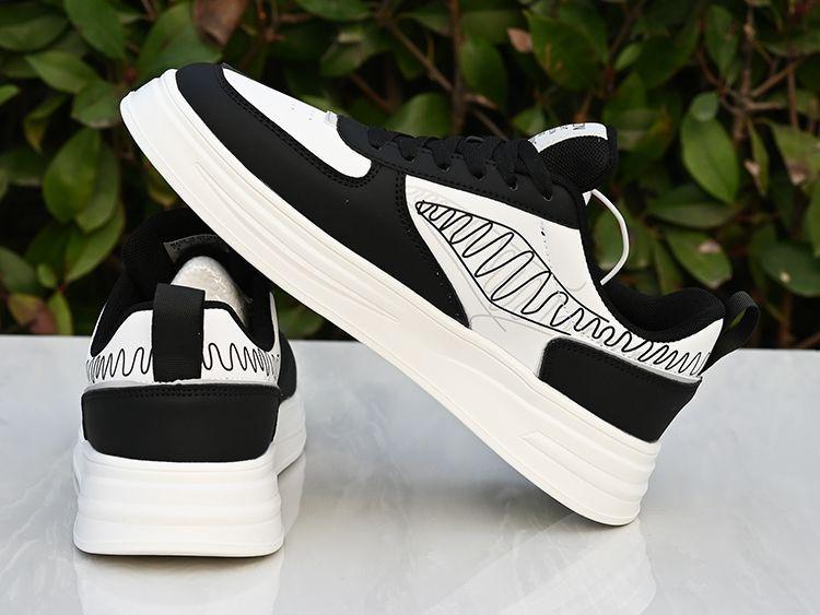 22 Spring New Soft-soled Student Leather Waterproof Sports and Casual Shoes Co-branded Board Shoes