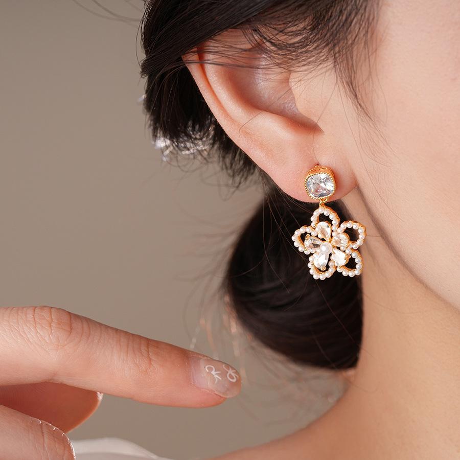 Real Gold Electroplated Silver Needle Zircon Flower Pearl Stud Earrings Exquisite Elegance Versatile Earrings Light Luxury Niche Earrings