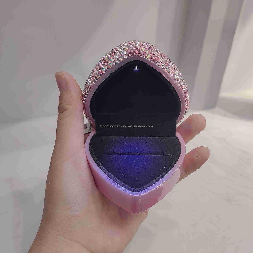 Rhinestone Decorated Heart Shape Luxury LED Champagne Fashion Wedding Ring Box Special Jewelry Gift Boxes with Velvet Insert