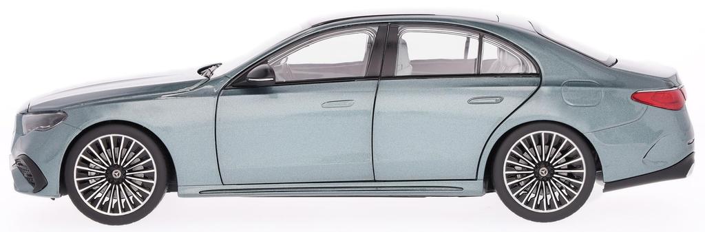 Genuine Sedan AMG Line Verde Silver Scale Model [Mercedes-Benz Collection] E-Class (W214) 1/18