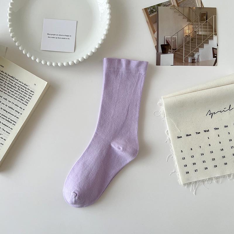 Women's Mid-Calf Socks: Autumn/Winter Maternity Loose-Fit, Solid Color, Trendy Spring Pile Socks in Black or White