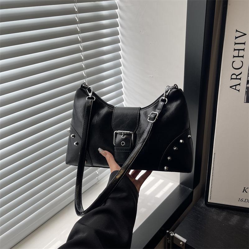 Vintage Y2k Weiche PU Schulter-Achseltaschen für Damen Schloss-Nieten-Design Damen Umhängetasche Einfarbige Coole Heiße Mädchen Handtaschen