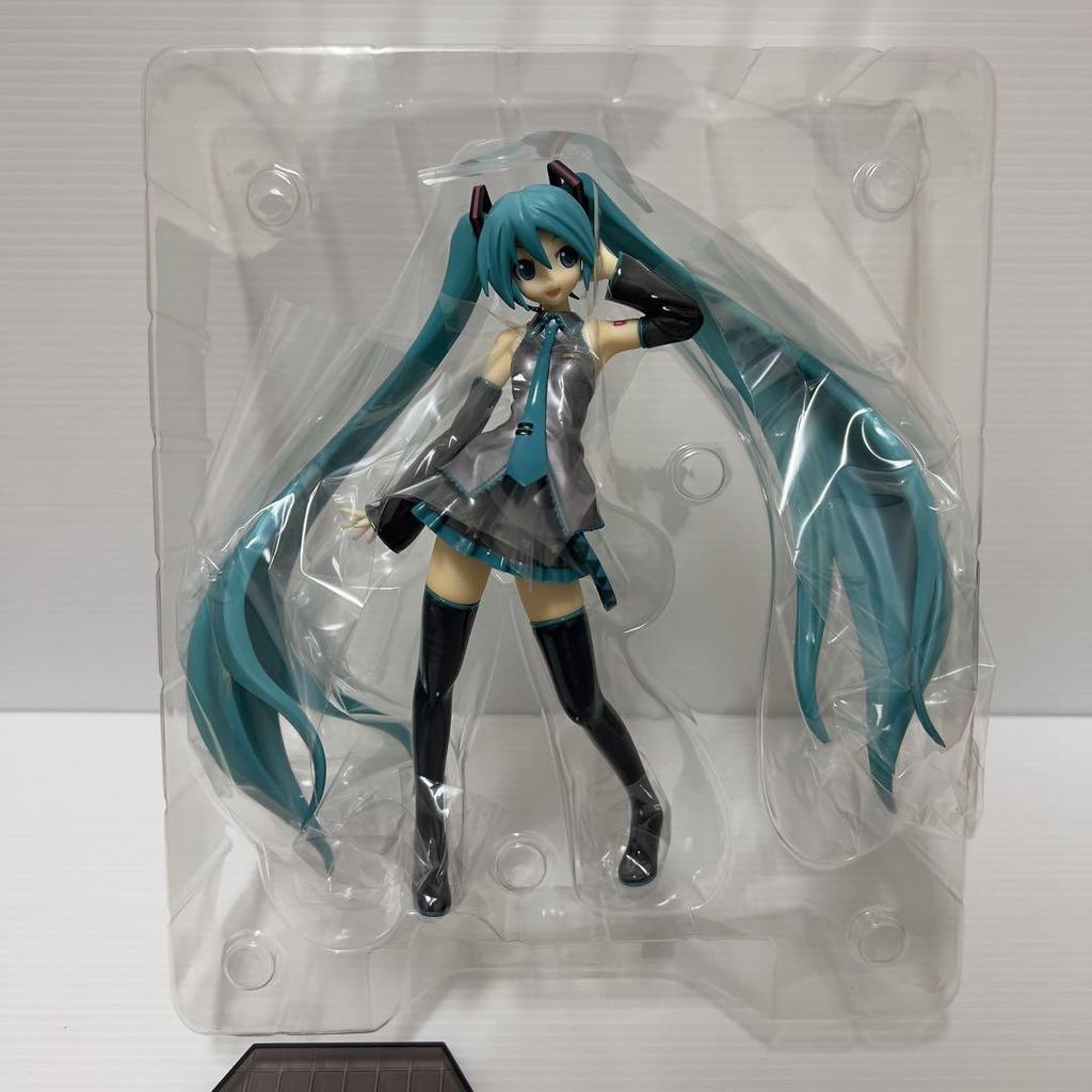 [USED] Character Vocal Series 01 Hatsune Miku (1/8 Scale PVC)