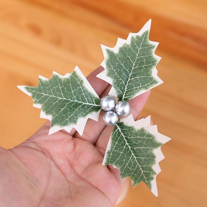 10 pezzi di bacche di agrifoglio natalizie con foglie verdi fai da te ghirlanda fiori finti artificiali bacche rosse decorazione per albero di Natale
