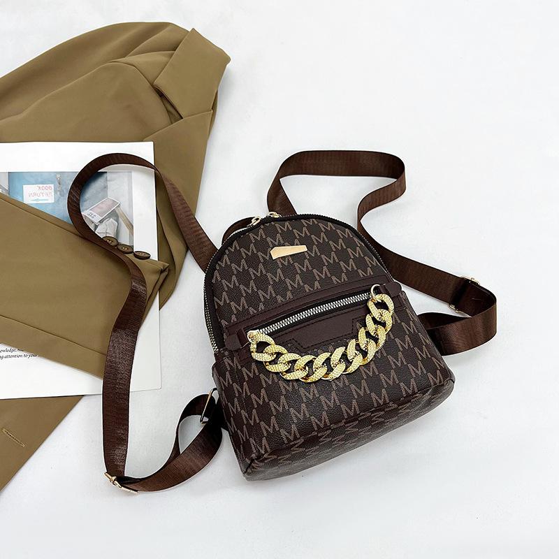 Women s temperament simple and fashionable Korean version chain small bag women s 2025 spring new versatile ins backpack 2980₽