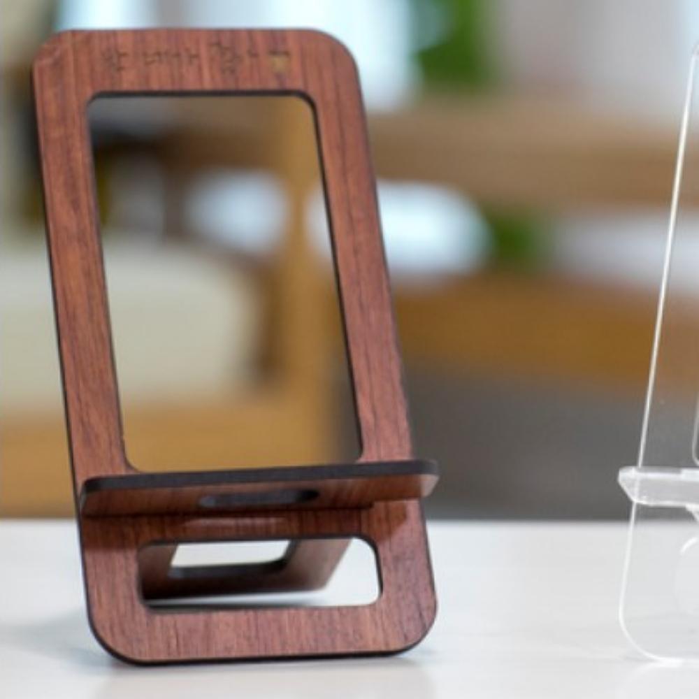 Handmade Portable Phone Pad Stand